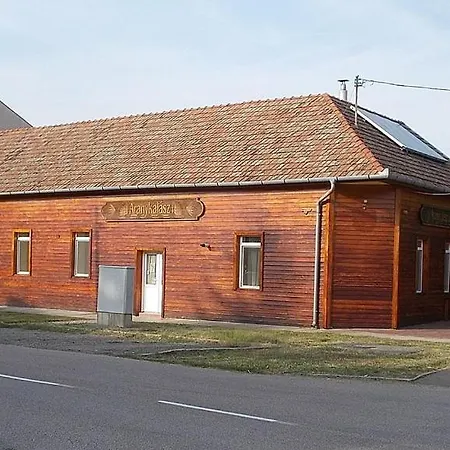 B&B Aranykalasz Panzio